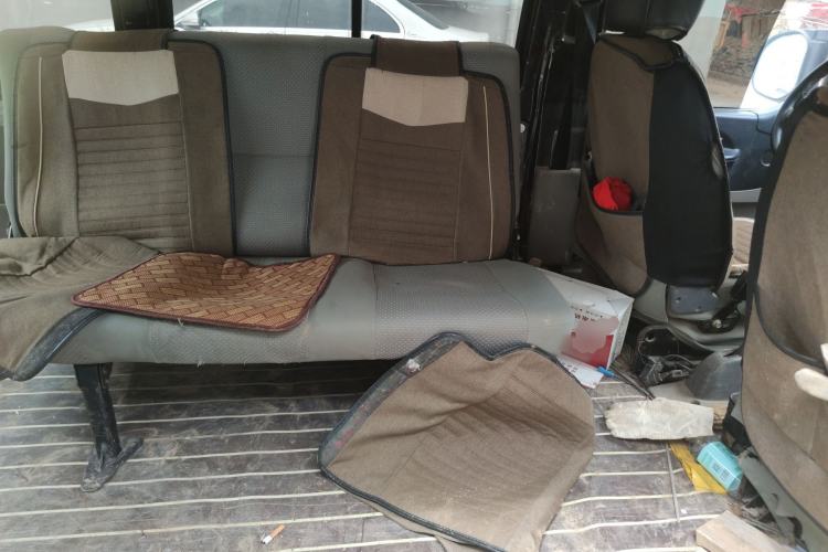 Used FORTHING Lingzhi 2015 V3 1.5L 5-Seater Special Offer Model Left Rear Seat