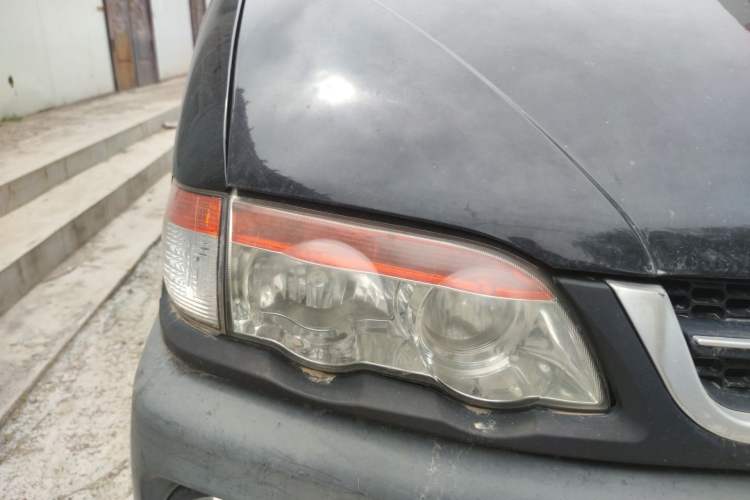 Used FORTHING Lingzhi 2015 V3 1.5L 5-Seater Special Offer Model Right Front Headlight