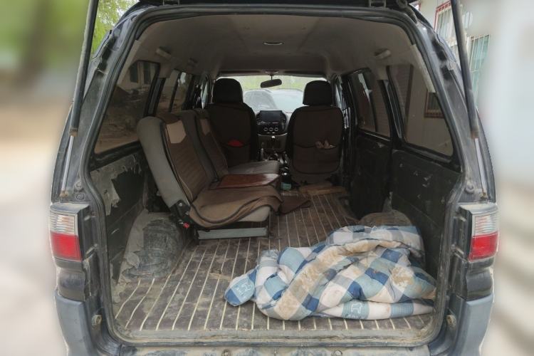 Used FORTHING Lingzhi 2015 V3 1.5L 5-Seater Special Offer Model Trunk