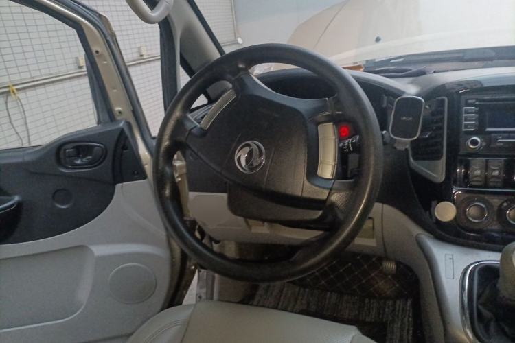 Used FORTHING Lingzhi 2015 M5 Q3 2.0L 7-seat Long-wheelbase Comfort Version Steering Wheel