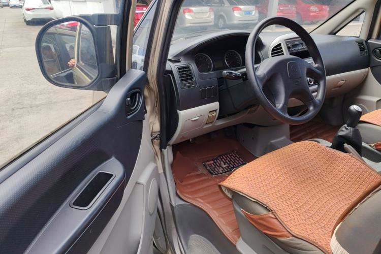 Used FORTHING Lingzhi 2015 M3 1.6L 7-Seater Comfort Model Driver Seat