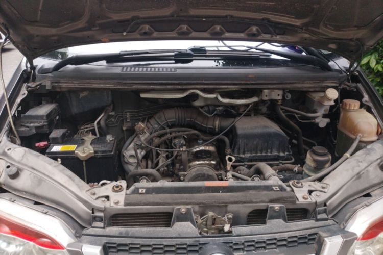 Used FORTHING Lingzhi 2015 V3 1.5L 7-Seater Comfort Model Engine Bay