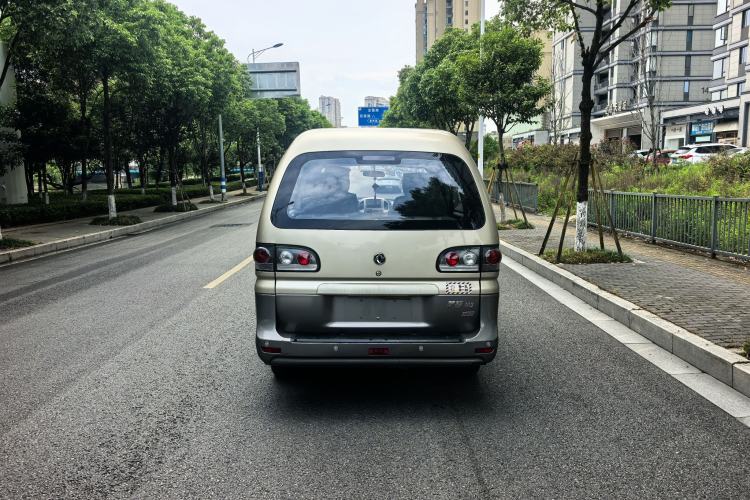 Used FORTHING Lingzhi 2015 M3 1.6L 7-Seater Comfort Model Exterior 5