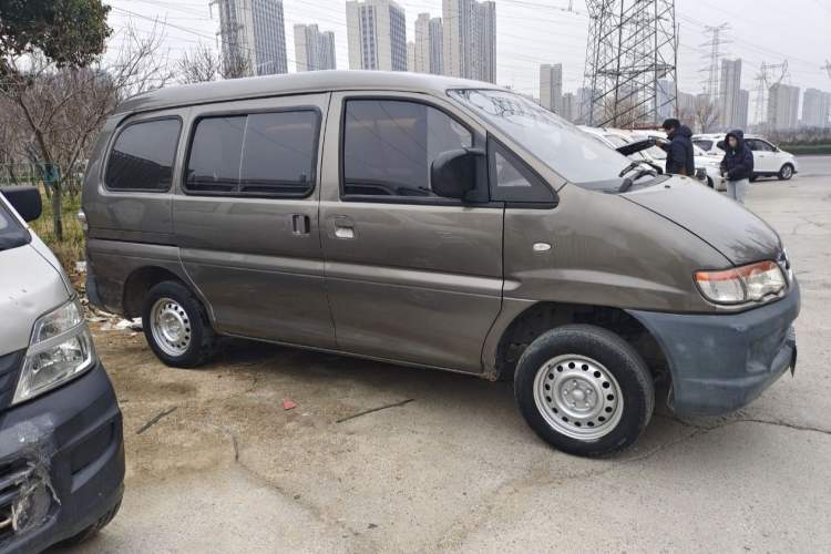 Used FORTHING Lingzhi 2015 V3 1.5L 5-Seater Special Offer Model Exterior 6