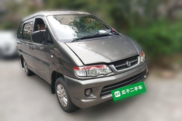 Used FORTHING Lingzhi 2015 V3 1.5L 7-Seater Comfort Model Front Right 45 Deg