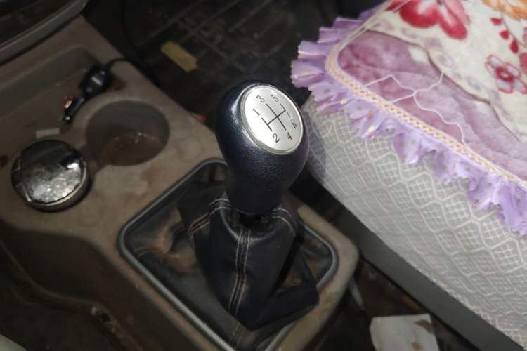 Used FORTHING Lingzhi 2015 V3 1.5L 7-seat Standard Model Gear Lever
