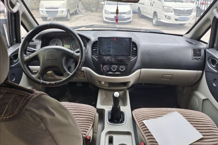 Used FORTHING Lingzhi 2015 V3 1.5L 5-Seater Special Offer Model Interior 1