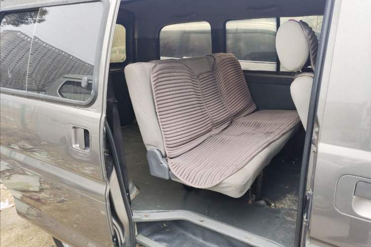 Used FORTHING Lingzhi 2015 V3 1.5L 5-Seater Special Offer Model Interior 3