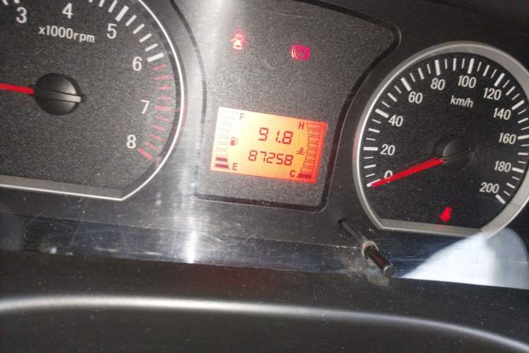 Used FORTHING Lingzhi 2015 V3 1.5L 7-Seater Comfort Model Odometer Close Up