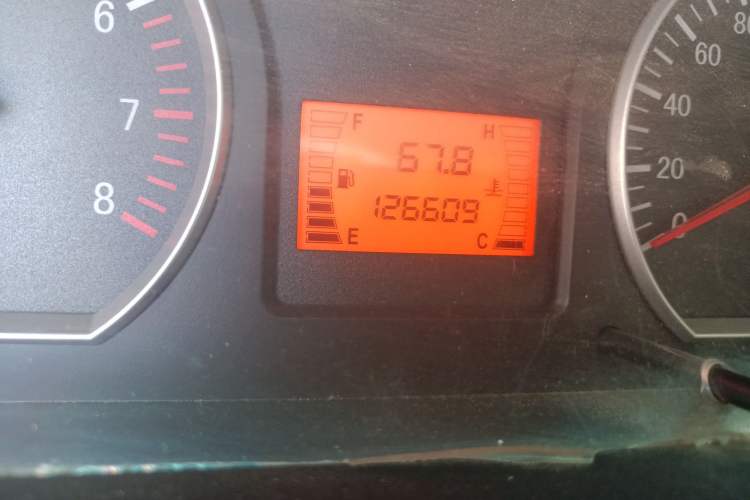 Used FORTHING Lingzhi 2015 V3 1.5L 5-Seater Special Offer Model Odometer Close Up