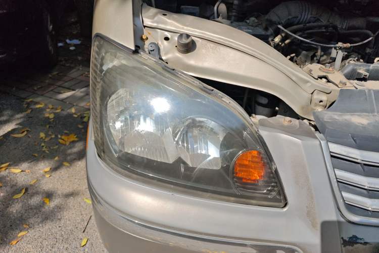 Used FORTHING Lingzhi 2015 V3 1.5L 7-Seater Luxury Model Right Front Headlight