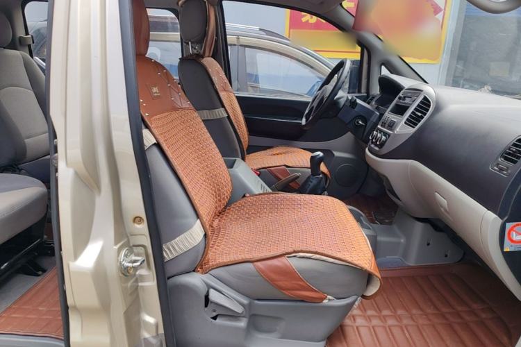 Used FORTHING Lingzhi 2015 M3 1.6L 7-Seater Comfort Model Right Front Seat
