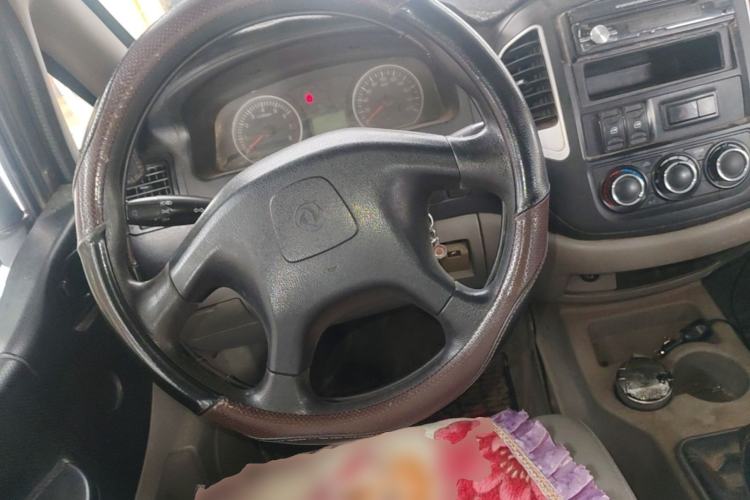 Used FORTHING Lingzhi 2015 V3 1.5L 7-seat Standard Model Steering Wheel