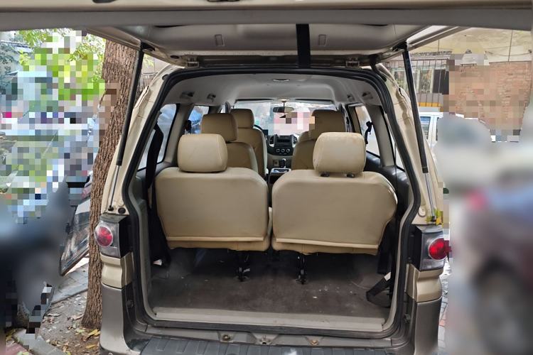 Used FORTHING Lingzhi 2015 V3 1.5L 7-Seater Luxury Model Trunk
