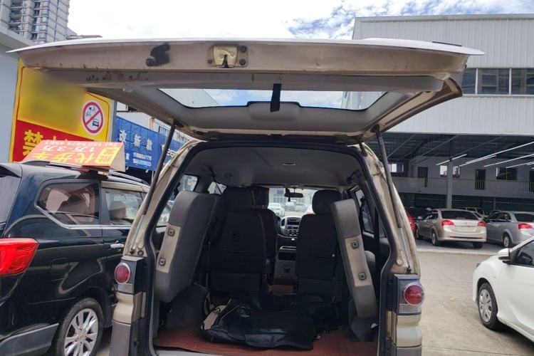 Used FORTHING Lingzhi 2015 M3 1.6L 7-Seater Comfort Model Trunk