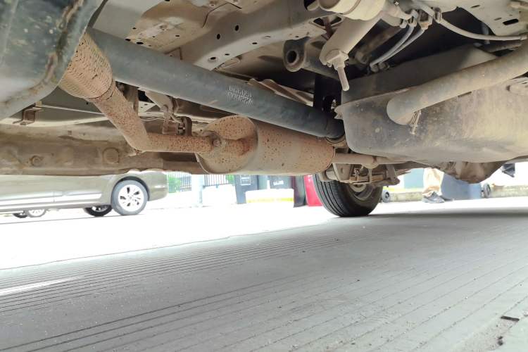 Used FORTHING Lingzhi 2015 M3 1.6L 7-Seater Standard Model Chassis Front Left