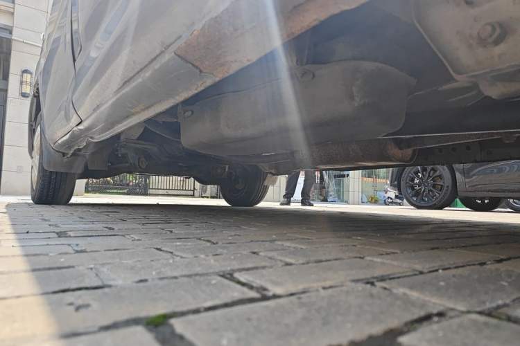 Used FORTHING Lingzhi 2015 V3 1.6L 7-Seater Standard Model Chassis Rear Left