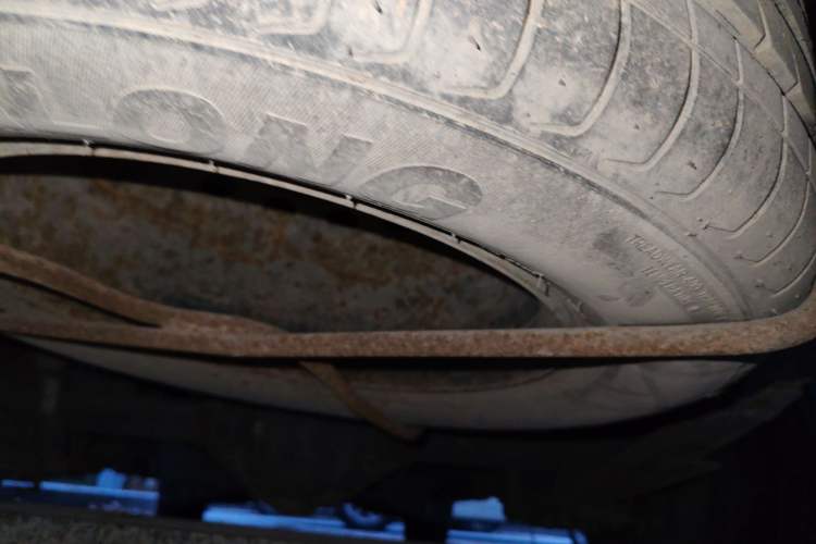 Used FORTHING Lingzhi 2015 M5 Q7 2.0L 7-seat Long-Wheelbase Comfort Model Chassis Rear
