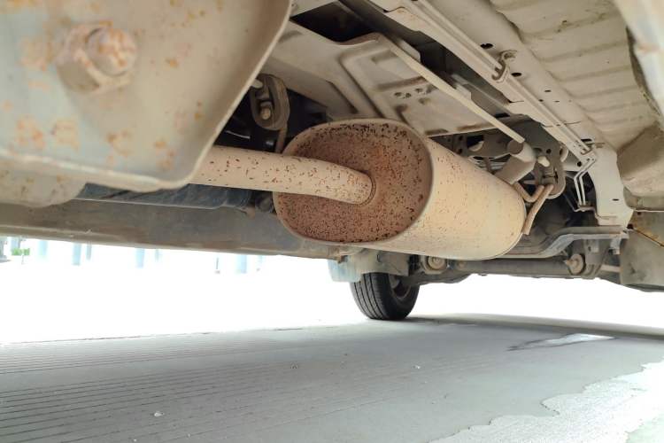 Used FORTHING Lingzhi 2015 M3 1.6L 7-Seater Standard Model Chassis Rear Right
