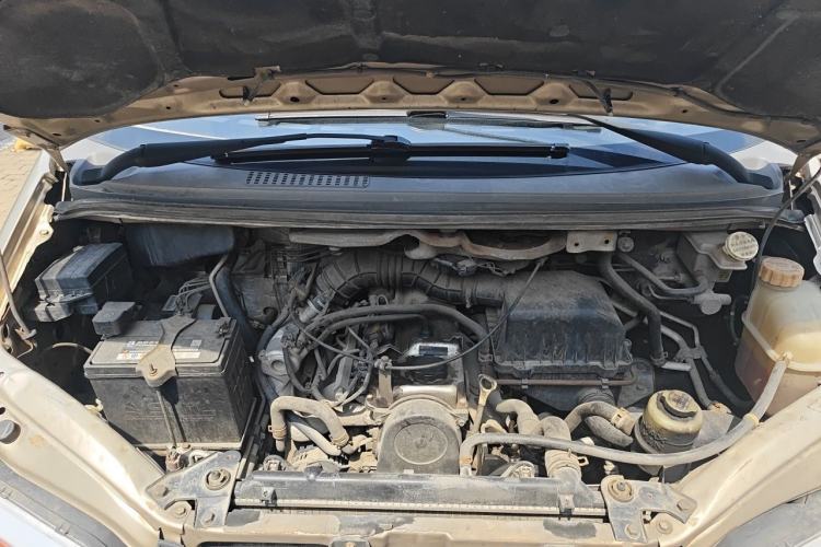 Used FORTHING Lingzhi 2015 V3 1.6L 7-Seater Standard Model Engine Bay