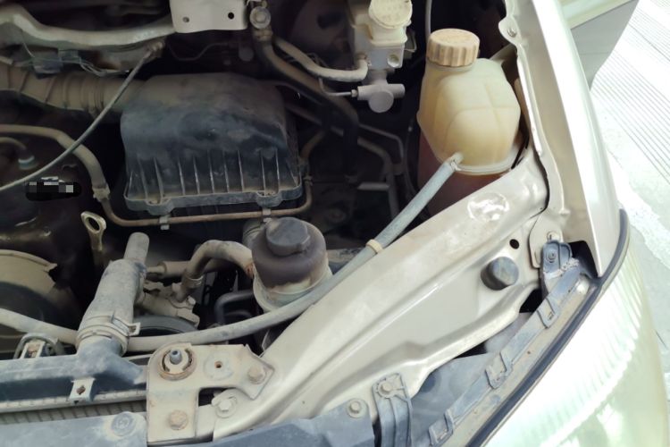 Used FORTHING Lingzhi 2015 M3 1.6L 7-Seater Standard Model Engine Bay Left