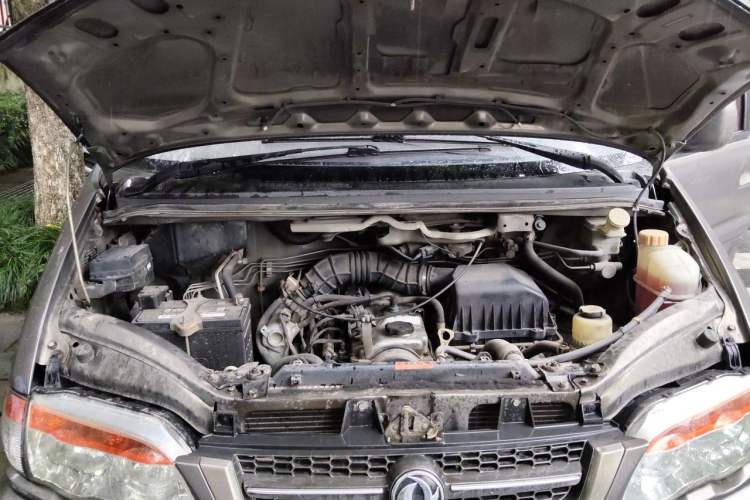 Used FORTHING Lingzhi 2015 V3 1.5L 7-seat Standard Model Engine Bay