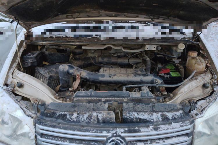 Used FORTHING Lingzhi 2015 M5 Q7 2.0L 7-seat Long-Wheelbase Comfort Model Engine Bay