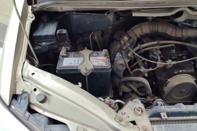 Used FORTHING Lingzhi 2015 M3 1.6L 7-Seater Standard Model Engine Bay Right