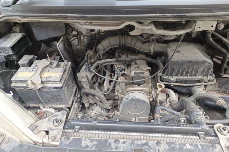 Used FORTHING Lingzhi 2015 M3 1.6L 7-Seater Luxury Model Engine Bay