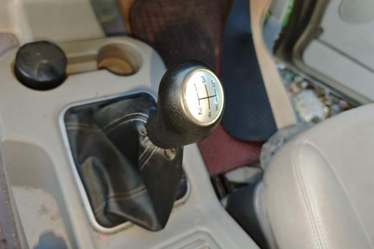 Used FORTHING Lingzhi 2015 M3 1.6L 7-Seater Comfort Model Gear Lever