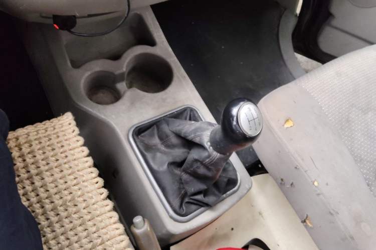 Used FORTHING Lingzhi 2015 V3 1.5L 7-seat Standard Model Gear Lever
