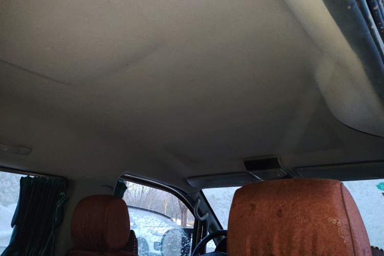 Used FORTHING Lingzhi 2015 M5 Q7 2.0L 7-seat Long-Wheelbase Comfort Model Headliner