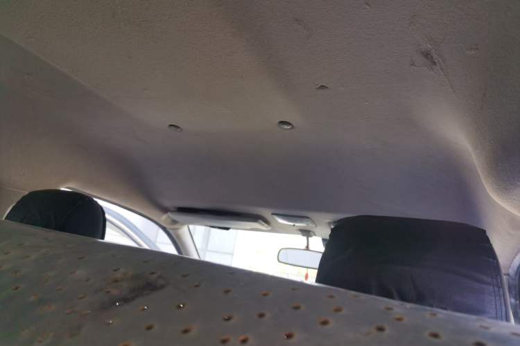 Used FORTHING Lingzhi 2015 V3 1.5L 5-Seater Special Offer Model Headliner