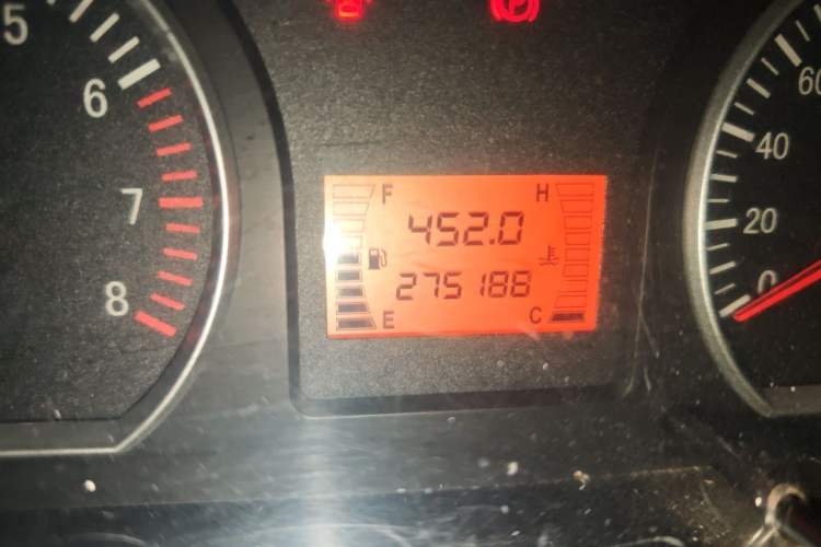 Used FORTHING Lingzhi 2015 M3 1.6L 7-Seater Comfort Model Odometer Close Up