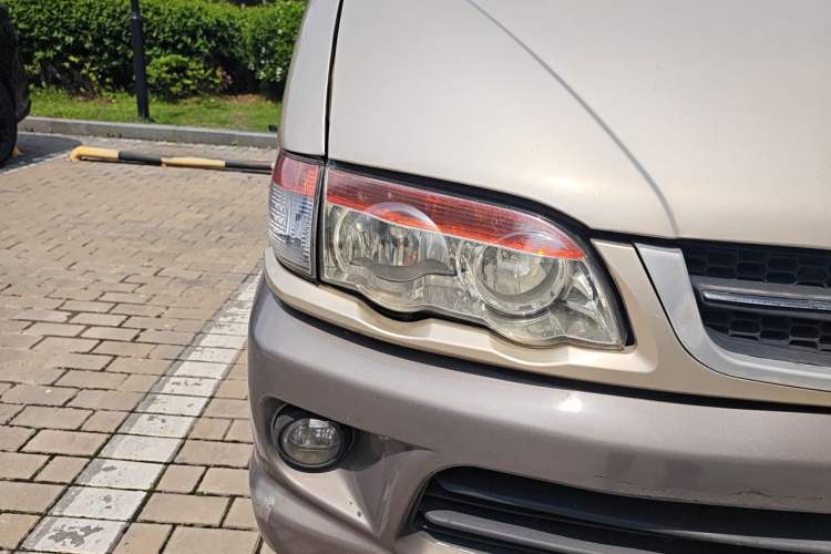 Used FORTHING Lingzhi 2015 V3 1.6L 7-Seater Standard Model Right Front Headlight