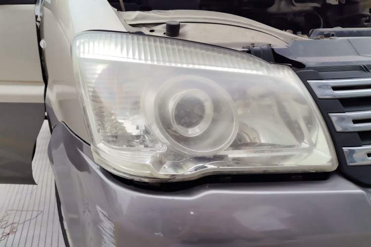 Used FORTHING Lingzhi 2015 M3 1.6L 7-Seater Standard Model Right Front Headlight