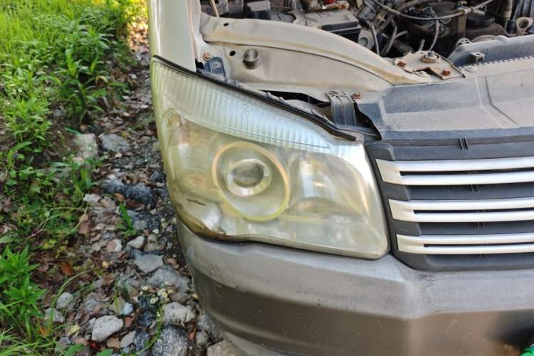 Used FORTHING Lingzhi 2015 M3 1.6L 7-Seater Comfort Model Right Front Headlight