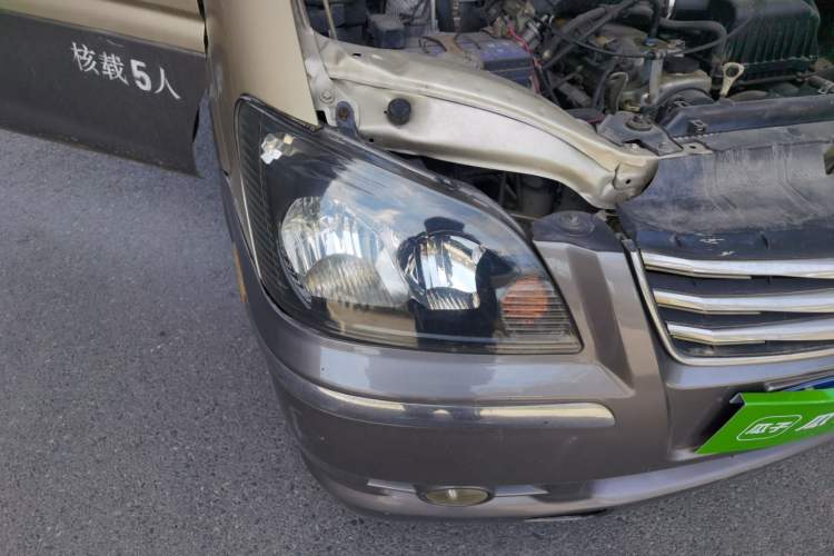 Used FORTHING Lingzhi 2015 V3 1.5L 5-Seater Special Offer Model Right Front Headlight