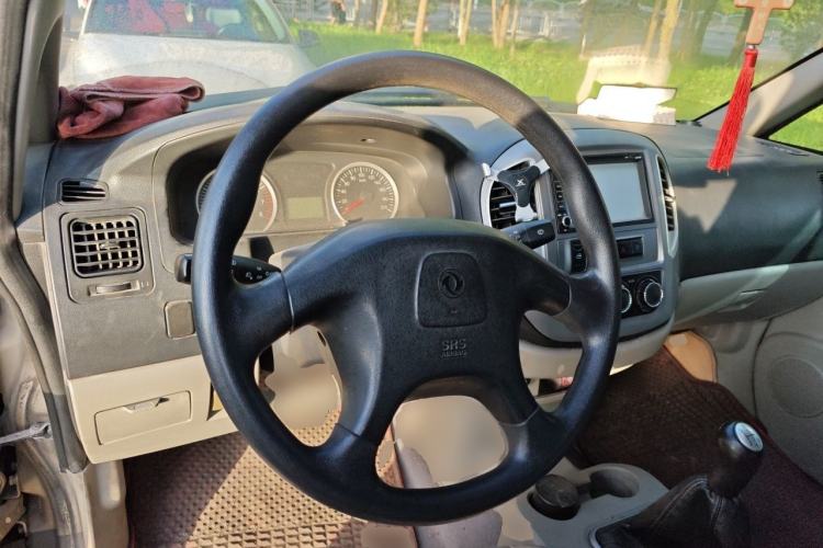 Used FORTHING Lingzhi 2015 M3 1.6L 7-Seater Comfort Model Steering Wheel
