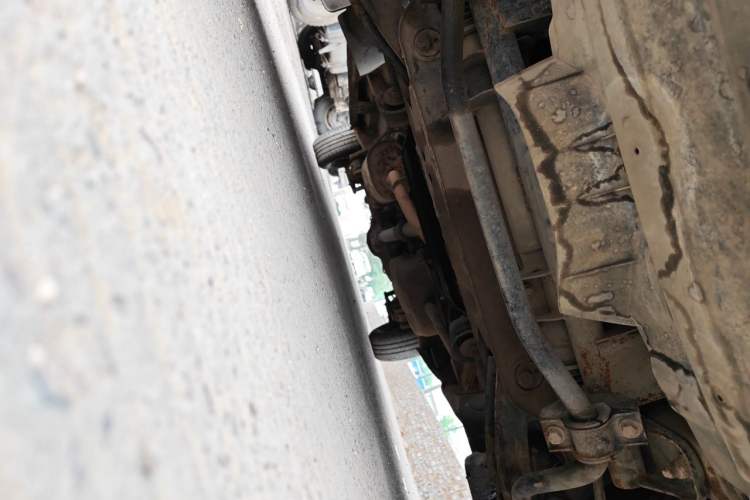Used FORTHING Lingzhi 2015 V3 1.5L 7-Seater Comfort Model Chassis Front