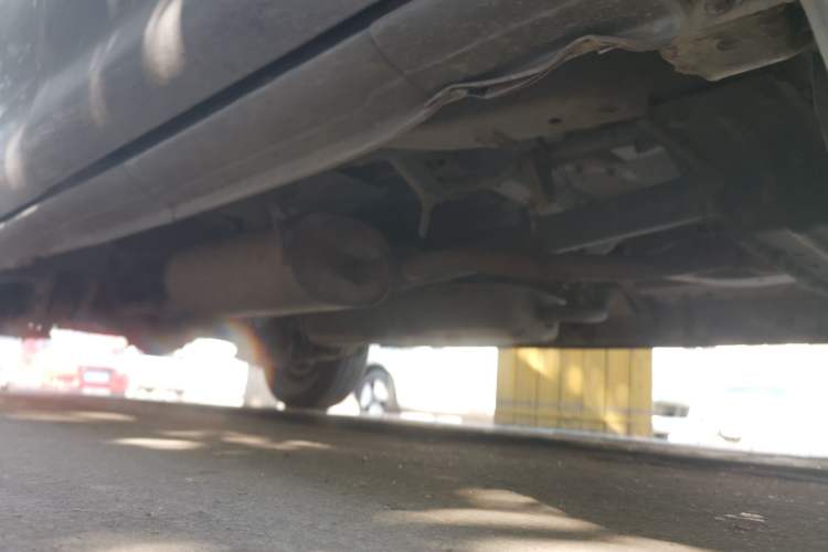 Used FORTHING Lingzhi 2015 V3 1.5L 7-seat Standard Model Chassis Front Right