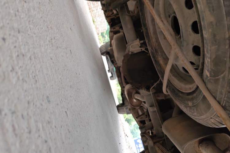Used FORTHING Lingzhi 2015 V3 1.5L 7-Seater Comfort Model Chassis Rear