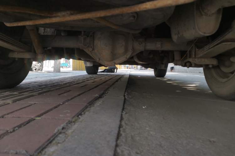 Used FORTHING Lingzhi 2015 V3 1.5L 7-seat Standard Model Chassis Rear