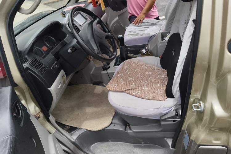 Used FORTHING Lingzhi 2015 M3 1.6L 7-Seater Luxury Model Driver Seat