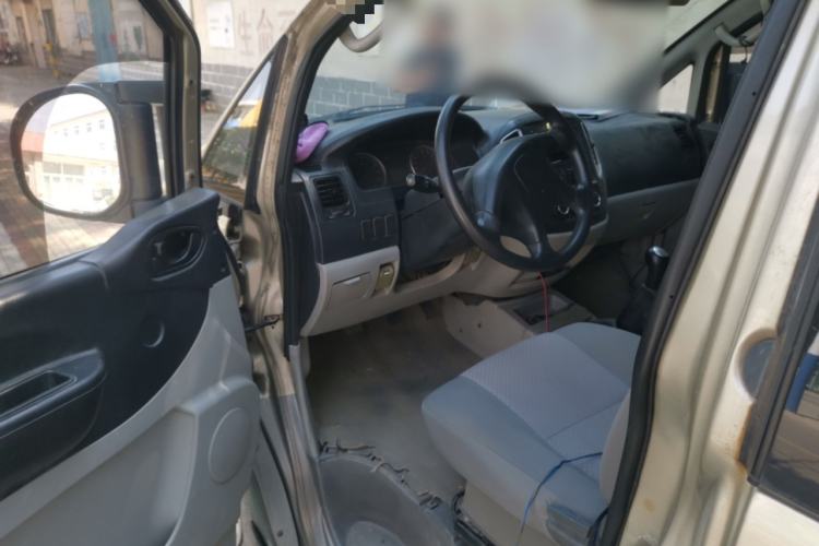 Used FORTHING Lingzhi 2015 V3 1.5L 7-seat Standard Model Driver Seat