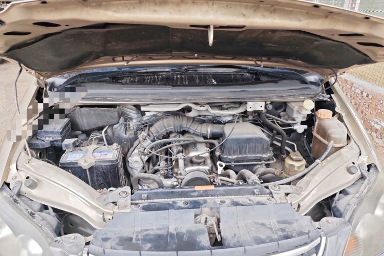 Used FORTHING Lingzhi 2015 V3 1.5L 7-Seater Comfort Model Engine Bay