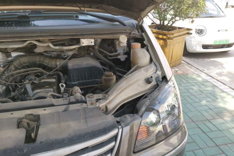 Used FORTHING Lingzhi 2015 V3 1.5L 7-seat Standard Model Engine Bay Left