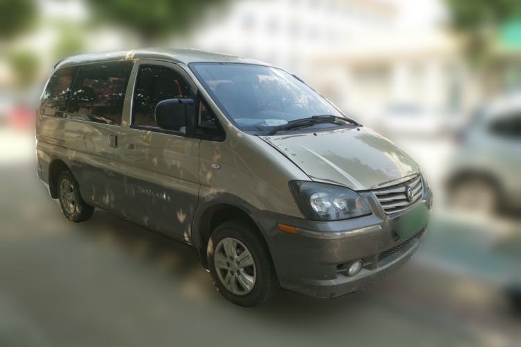 Used FORTHING Lingzhi 2015 V3 1.5L 7-seat Standard Model Front Right 45 Deg