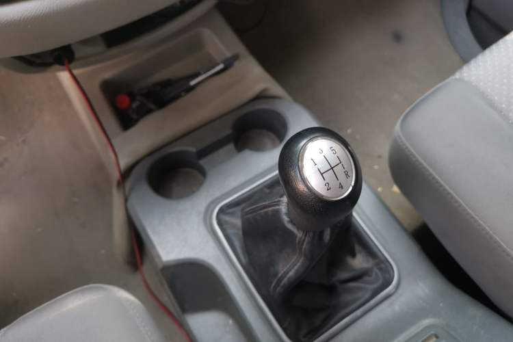 Used FORTHING Lingzhi 2015 V3 1.5L 7-seat Standard Model Gear Lever