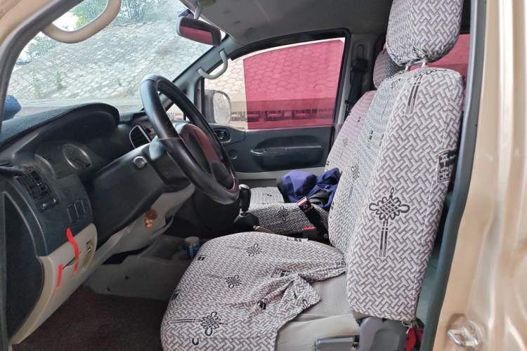Used FORTHING Lingzhi 2015 V3 1.5L 7-Seater Comfort Model Left Front Seat